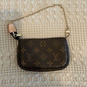 Pouch. Excellent condition.